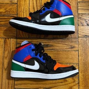 Size 9 in women’s 7.5 in men’s